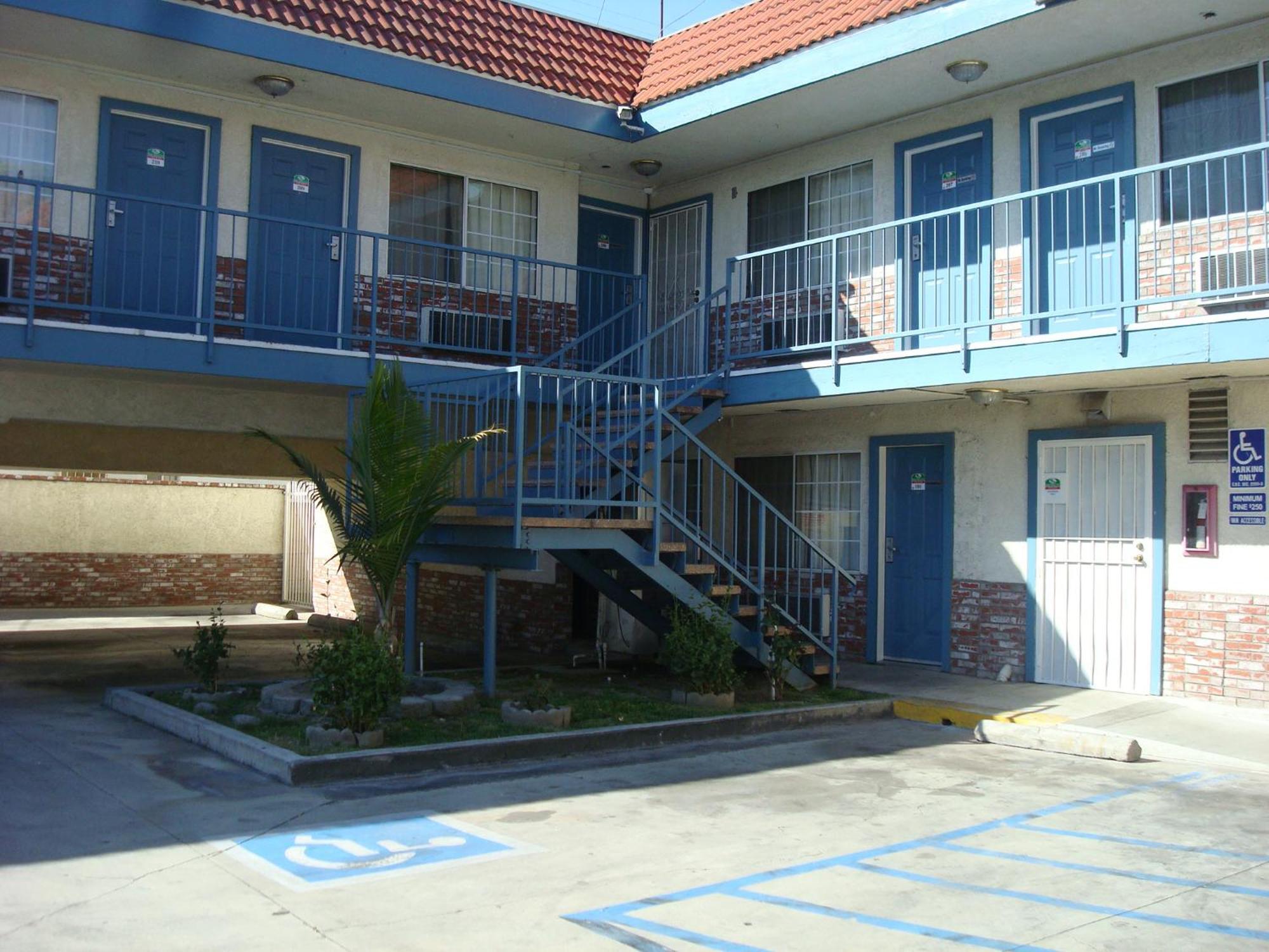 Scottish Inns Long Beach Eksteriør bilde